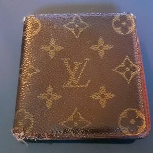 Louis Vuitton Bifold